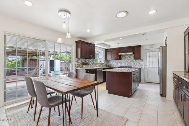 Detail Gallery Image 9 of 39 For 10856 Topeka Dr, Porter Ranch,  CA 91326 - 5 Beds | 4 Baths