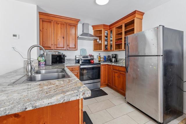 Detail Gallery Image 5 of 32 For 835 Tamayo Drive #6,  Chula Vista,  CA 91910 - 2 Beds | 2 Baths