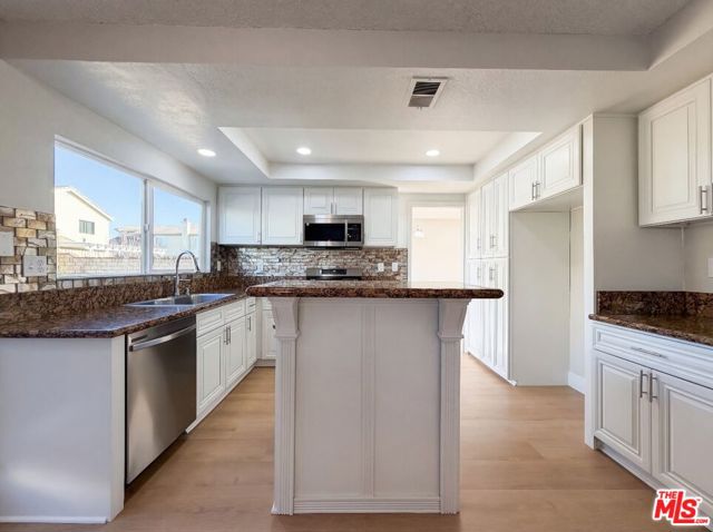 37740 Duffel Street, Palmdale CA: https://media.crmls.org/mediaz/24b2602d-3edb-4de5-a17f-2370ef368f43.jpg