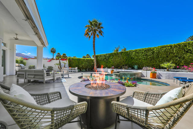 80360 Via Valerosa, La Quinta CA: https://media.crmls.org/mediaz/24b355dc-0a70-487c-a88b-b6ca4faf6629.jpg