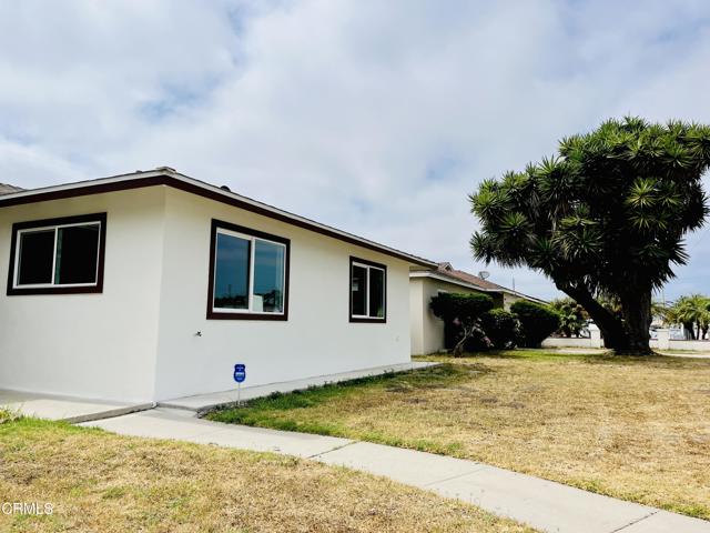 1227 S G Street, Oxnard CA: https://media.crmls.org/mediaz/24b3ac80-7740-4aaf-8390-6da5f52f230f.jpg