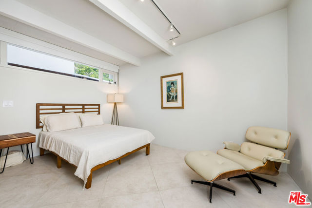 3027 Franklin Canyon Drive, Beverly Hills CA: https://media.crmls.org/mediaz/24b3b1b2-c855-4f29-9fd3-9d9ab52ab0dd.jpg