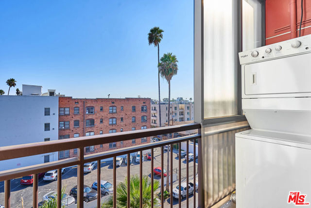 345 S Gramercy Place, Los Angeles CA: https://media.crmls.org/mediaz/24b4a1d9-f753-468c-b595-a866be4d3cf7.jpg