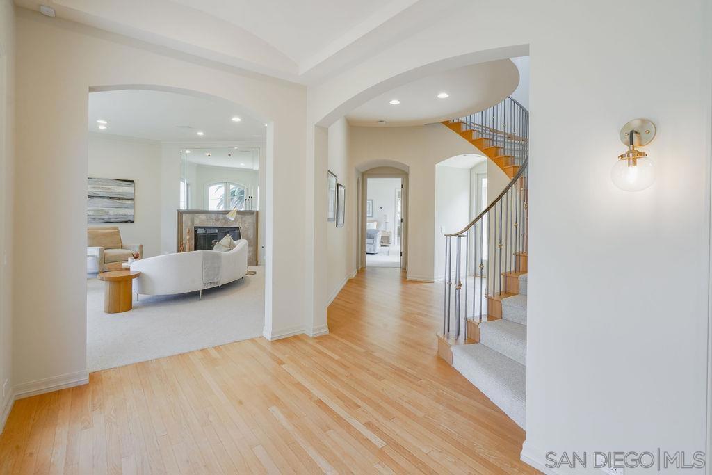 5931 La Jolla Corona - photo 14
