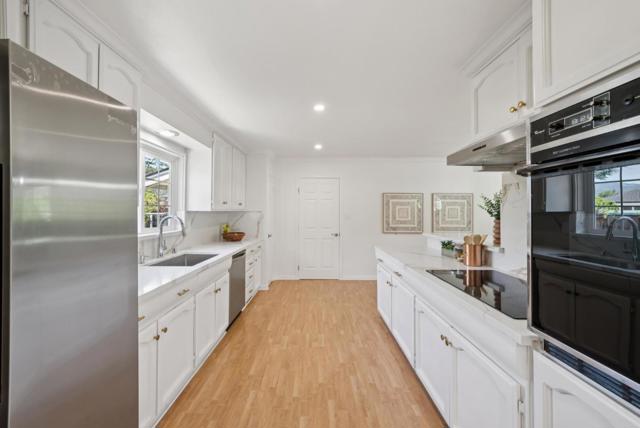 1284 Mandarin Drive, Sunnyvale CA: https://media.crmls.org/mediaz/24b61142-5d1f-4ca8-a6d5-77701b413c36.jpg