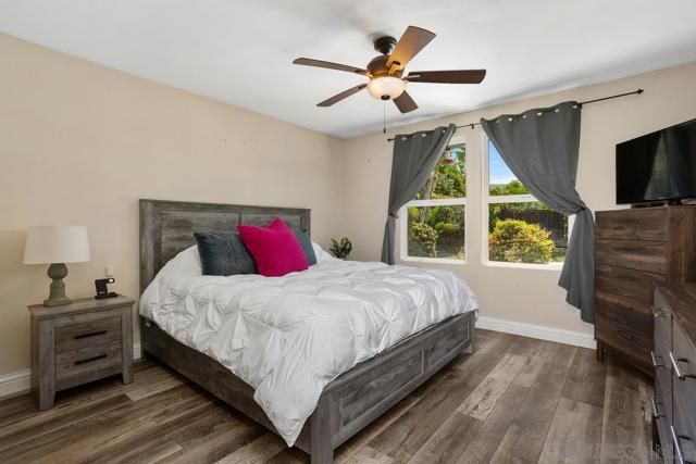14643 Evening Star Dr, Poway CA: https://media.crmls.org/mediaz/24b61598-15f2-47d7-b117-27cba5592137.jpg