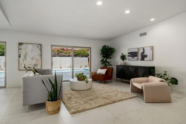 48335 Alan Circle, Palm Desert CA: https://media.crmls.org/mediaz/24b64aa5-7516-4bff-a9d9-5e6c84431a58.jpg