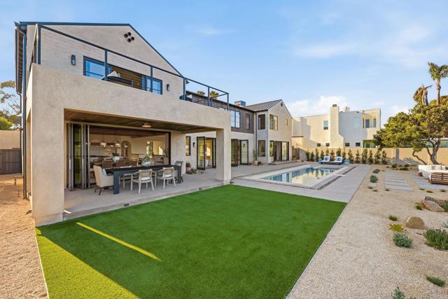 Detail Gallery Image 57 of 72 For 8341 La Jolla Scenic Dr, La Jolla,  CA 92037 - 5 Beds | 5/1 Baths