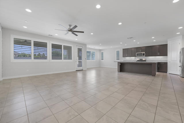 40632 Firenze Court, Indio CA: https://media.crmls.org/mediaz/24b66033-e52d-4f5d-883c-e1bb72e309b8.jpg