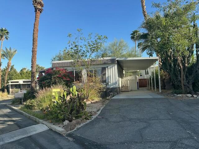 6 Cholla Lane, Palm Desert CA: https://media.crmls.org/mediaz/24b66919-8b0c-4782-af23-d31e272ff657.jpg
