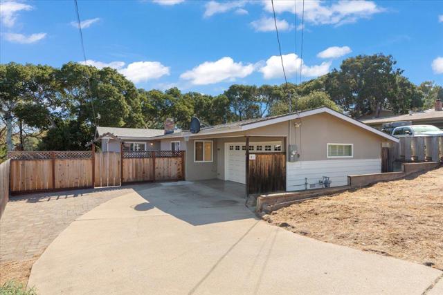 41 Ralston Drive, Monterey CA: https://media.crmls.org/mediaz/24b6be00-9da1-4b56-aabd-8a539268bba0.jpg