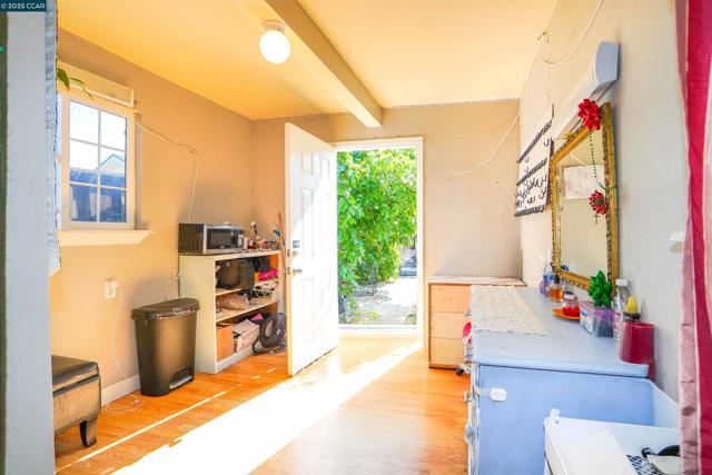 37 Wharf Dr, Bay Point CA: https://media.crmls.org/mediaz/24b74e97-8eaf-4039-ba3b-090e6a544f13.jpg
