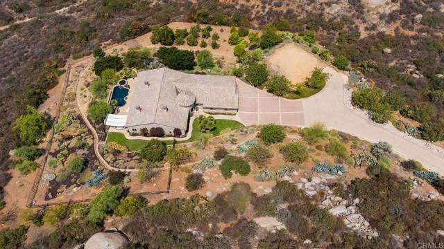 5102 Espinoza Road, El Cajon CA: https://media.crmls.org/mediaz/24b75715-7ddb-44fe-bcec-89759b3a7c72.jpg