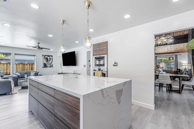 1835 Camino Estrada, Concord CA: https://media.crmls.org/mediaz/24b77043-ae56-46a2-9993-6f9ecea2fe6e.jpg