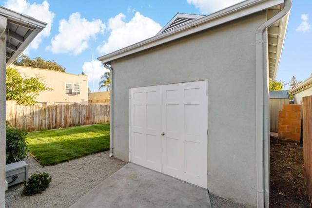 516 Cleveland Street, Redwood City CA: https://media.crmls.org/mediaz/24b89922-2408-4695-9da4-8c562162e41e.jpg