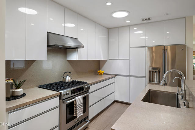 4531 El Camino Corto, La Canada Flintridge CA: https://media.crmls.org/mediaz/24ba4073-6ec4-429a-b8c9-5f16a6d06af0.jpg