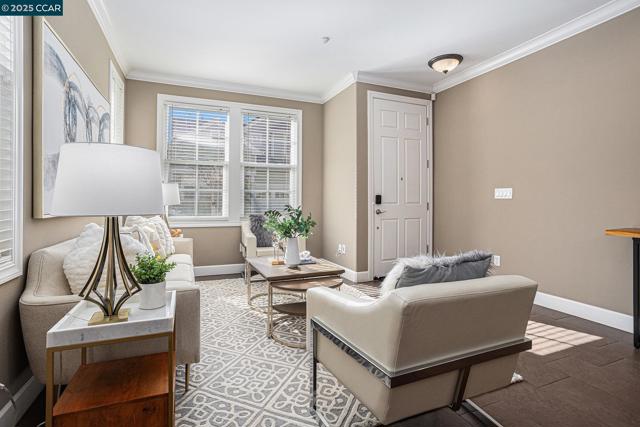 Image 5 of 50 For 203 Seacliff Way
