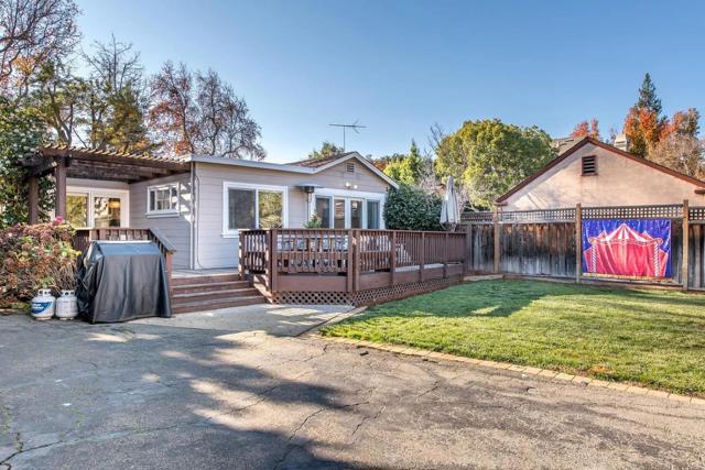308 Princeton Road, Menlo Park CA: https://media.crmls.org/mediaz/24ba5797-3052-436a-ab25-012390f14b2a.jpg