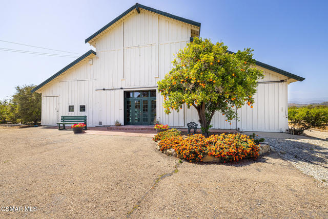 13721 Telegraph Road, Santa Paula CA: https://media.crmls.org/mediaz/24ba6651-425f-42a4-8f43-04e4d9c27677.jpg