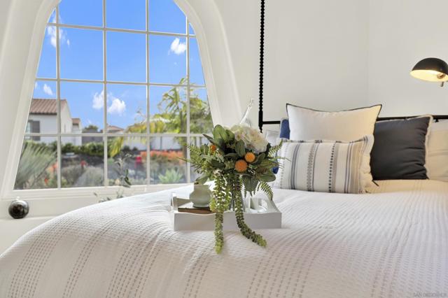 8366 The Landing Way, San Diego CA: https://media.crmls.org/mediaz/24ba868c-44bf-4c78-a262-3f2c8c97cdff.jpg