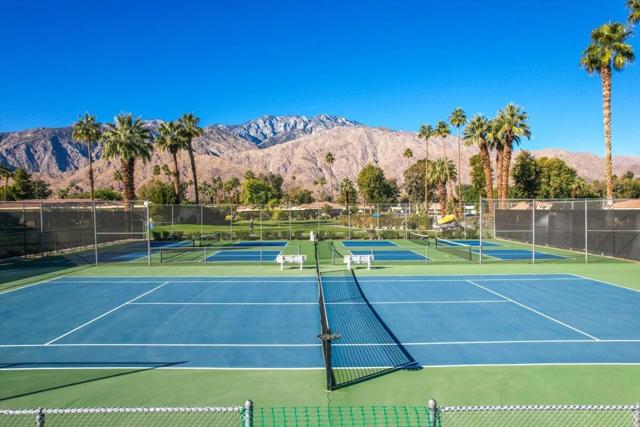 2202 Oakcrest Drive, Palm Springs, CA 92264