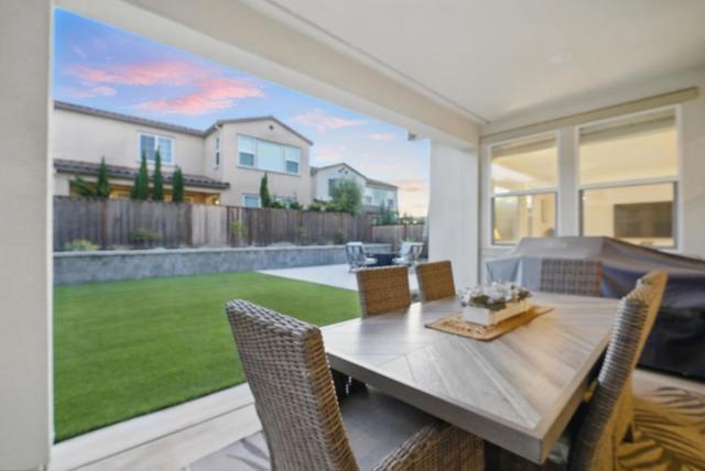 7081 Kirigin Way, Gilroy CA: https://media.crmls.org/mediaz/24bb7613-65d7-4632-ac88-234e7e9cd79a.jpg