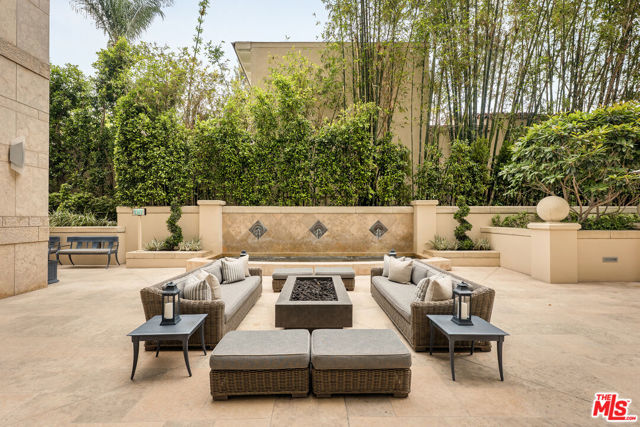 10727 Wilshire Boulevard, Los Angeles CA: https://media.crmls.org/mediaz/24bb922e-f6ae-44eb-8331-4a4702f4d2b4.jpg