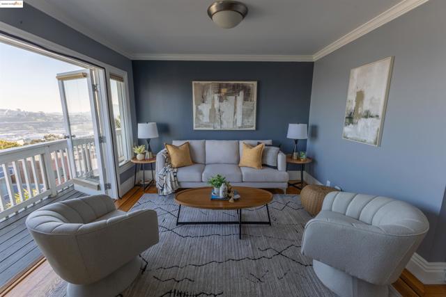 661 Peralta Ave Unit 3, San Francisco CA: https://media.crmls.org/mediaz/24bbc6c0-7405-43d2-af7b-b2c133ba8334.jpg