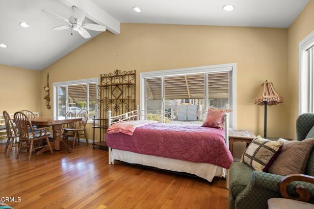 142 Poinsettia Gardens Drive, Ventura CA: https://media.crmls.org/mediaz/24bc782b-eaee-404a-934a-febe902dd6f2.jpg