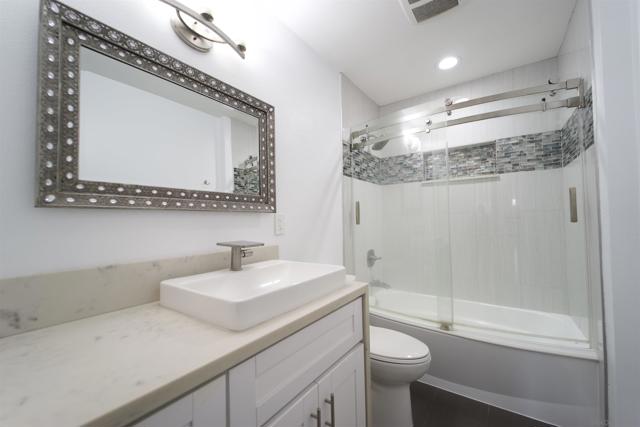 7915 Camino Kiosco, San Diego CA: https://media.crmls.org/mediaz/24bd89ba-c780-4d9e-a7d2-54e00b095a47.jpg