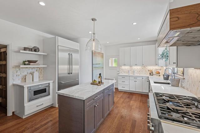 320 Jackson Street, San Mateo CA: https://media.crmls.org/mediaz/24bdad3c-59f8-4963-9c1c-9363df5e7a04.jpg