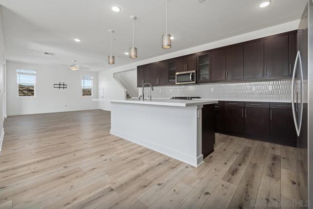 9008 Trailridge Ave, Santee CA: https://media.crmls.org/mediaz/24be1681-ae7e-4938-8f2a-d3f63a3eba63.jpg