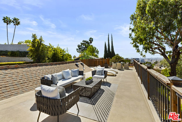 2361 W Allview Terrace, Los Angeles, CA 90068