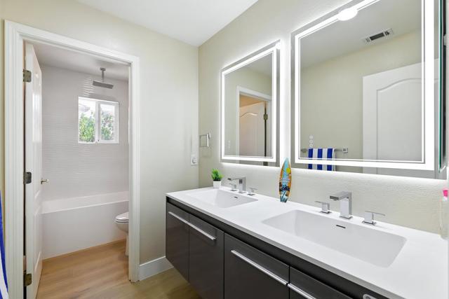 553 Lower Vintners Circle, Fremont CA: https://media.crmls.org/mediaz/24bec54f-4e4c-43ba-b88a-5d230ea08a47.jpg