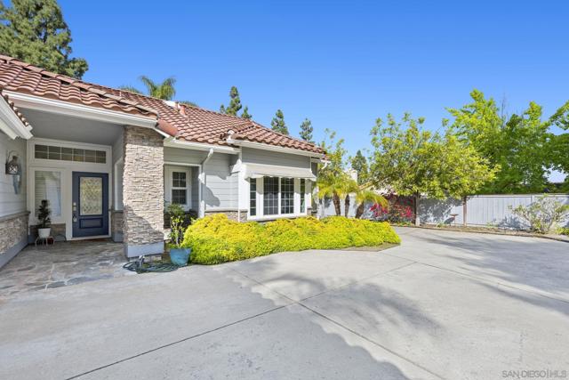 2241 Willowbrook St, Escondido CA: https://media.crmls.org/mediaz/24bf115e-d3e6-45e4-84d4-7b8a541ce258.jpg