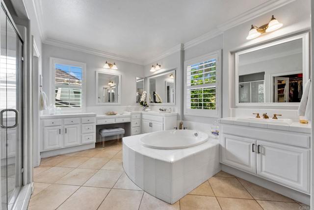 5158 Steinbeck Ct, Carlsbad CA: https://media.crmls.org/mediaz/24bf696f-602c-44ce-b43d-f6f921bdd5d3.jpg