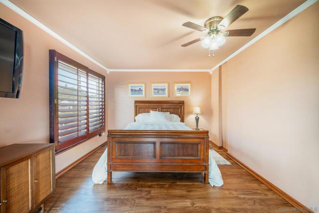 6433 La Paloma Street, Carlsbad CA: https://media.crmls.org/mediaz/24bf6b77-85ac-4486-9c74-3290f0979b06.jpg