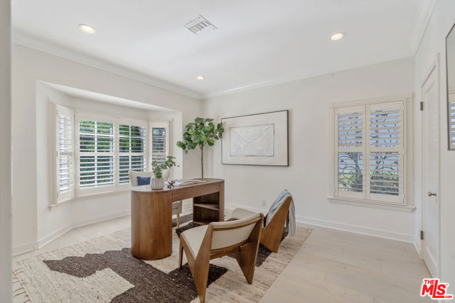 Image 22 of 57 For 632 Arden Boulevard