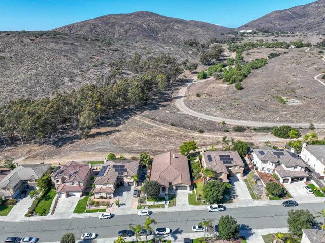 2547 N Trail Court, Chula Vista CA: https://media.crmls.org/mediaz/24bfae9c-27d0-45f2-aa3e-d5c529e8cc4f.jpg
