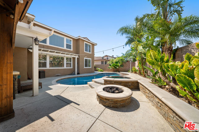11501 Trailrun Court, Riverside CA: https://media.crmls.org/mediaz/24bfe129-3575-4832-9f99-c57a4133158f.jpg