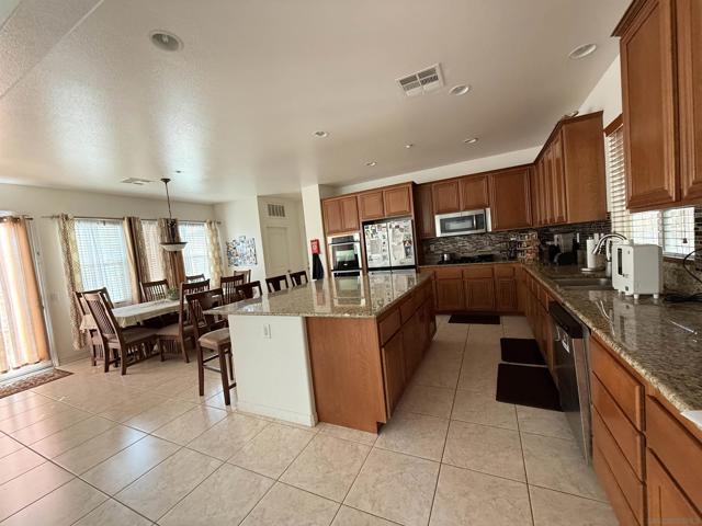 3177 Katharine Dr, Escondido CA: https://media.crmls.org/mediaz/24c07e9c-1ab3-454d-8b85-3060026bd9cb.jpg