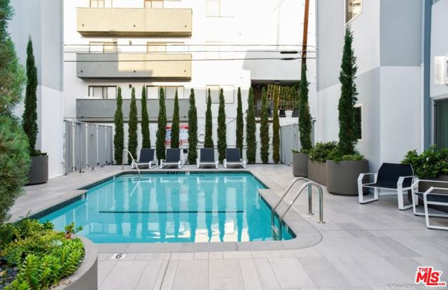 1818 Thayer Avenue, Los Angeles CA: https://media.crmls.org/mediaz/24c0d49b-26fe-41c7-92a9-b0aa2e0b4b31.jpg