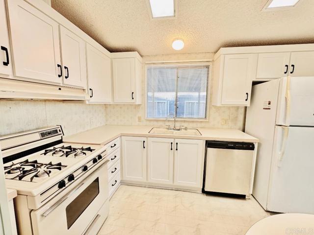 Detail Gallery Image 12 of 37 For 2888 Iris Ave #84,  San Diego,  CA 92154 - 3 Beds | 2 Baths