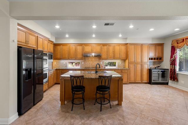 5871 Masoni Place, Gilroy CA: https://media.crmls.org/mediaz/24c0f737-b17c-4c23-ab41-eebe6305a0a8.jpg
