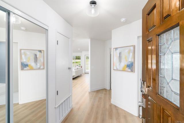 Detail Gallery Image 4 of 32 For 12142 Royal Birkdale Row F, San Diego,  CA 92128 - 2 Beds | 2 Baths