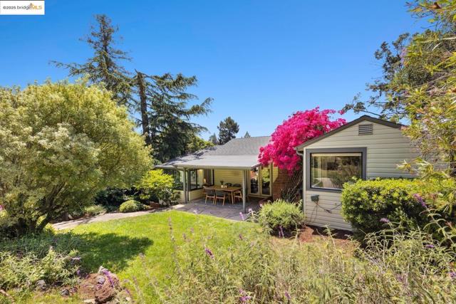10 Wilding LN, Oakland CA: https://media.crmls.org/mediaz/24c1e5a6-185b-40ac-89dc-c624bc4f44ec.jpg