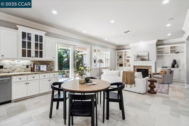 1291 Clover Ln, Walnut Creek CA: https://media.crmls.org/mediaz/24c20f59-3f0d-415a-b5d4-0f41632489bd.jpg