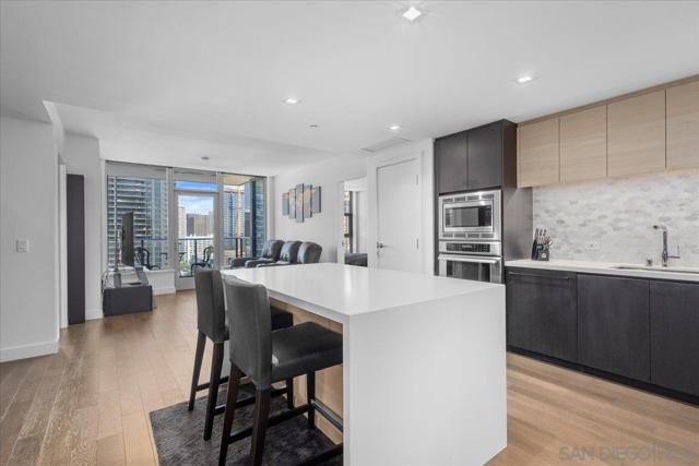 1388 Kettner Blvd, San Diego CA: https://media.crmls.org/mediaz/24c273b4-75e6-4dbc-a4a7-058470fb36f2.jpg