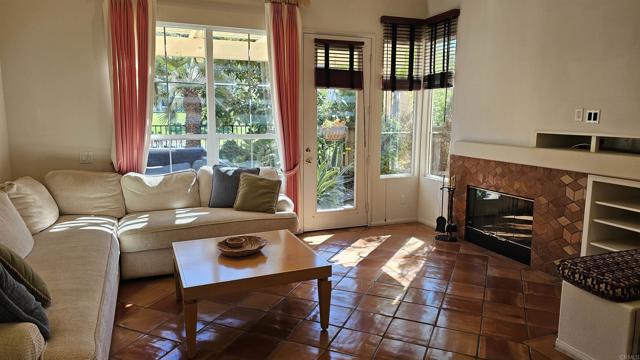 Detail Gallery Image 5 of 24 For 5365 Caminito Exquisito, San Diego,  CA 92130 - 4 Beds | 3 Baths