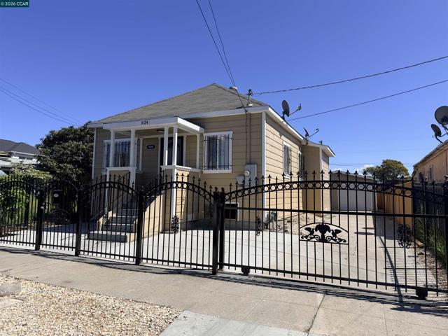 924 7Th St, Richmond CA: https://media.crmls.org/mediaz/24c3c990-f977-45f0-975c-d8f1f6175591.jpg